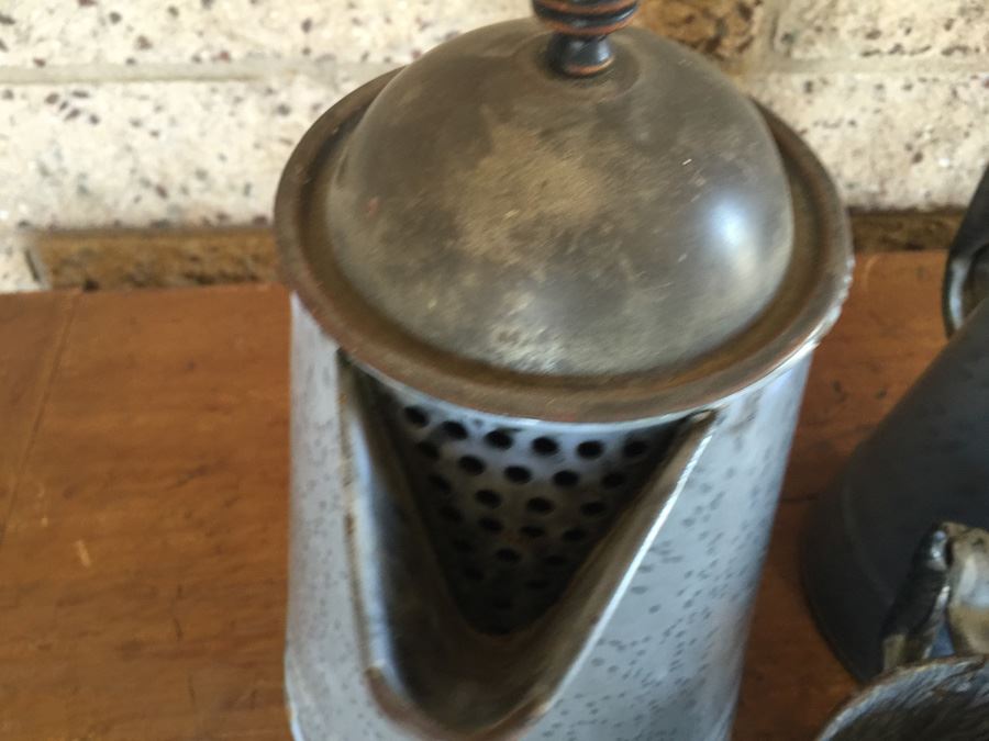 Vintage Graniteware Pitcher Lot [Photo 4]