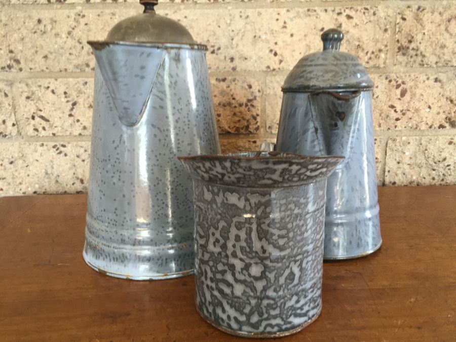 Vintage Graniteware Pitcher Lot [Photo 3]