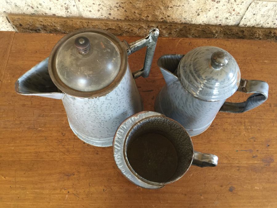 Vintage Graniteware Pitcher Lot [Photo 2]
