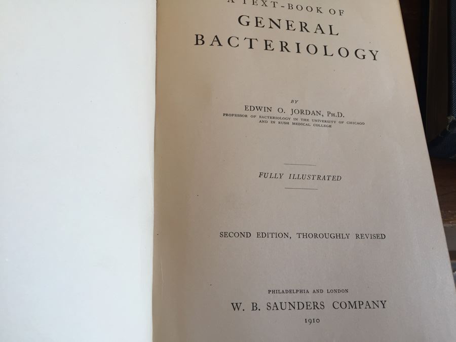 Vintage Dental Books [Photo 12]