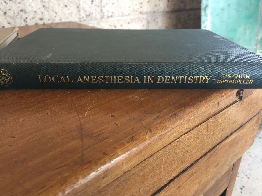 Vintage Dental Books [Photo 4]