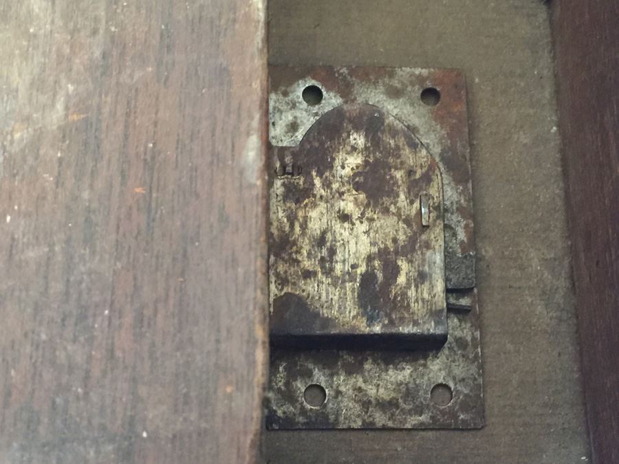 Antique Footed Box [Photo 5]