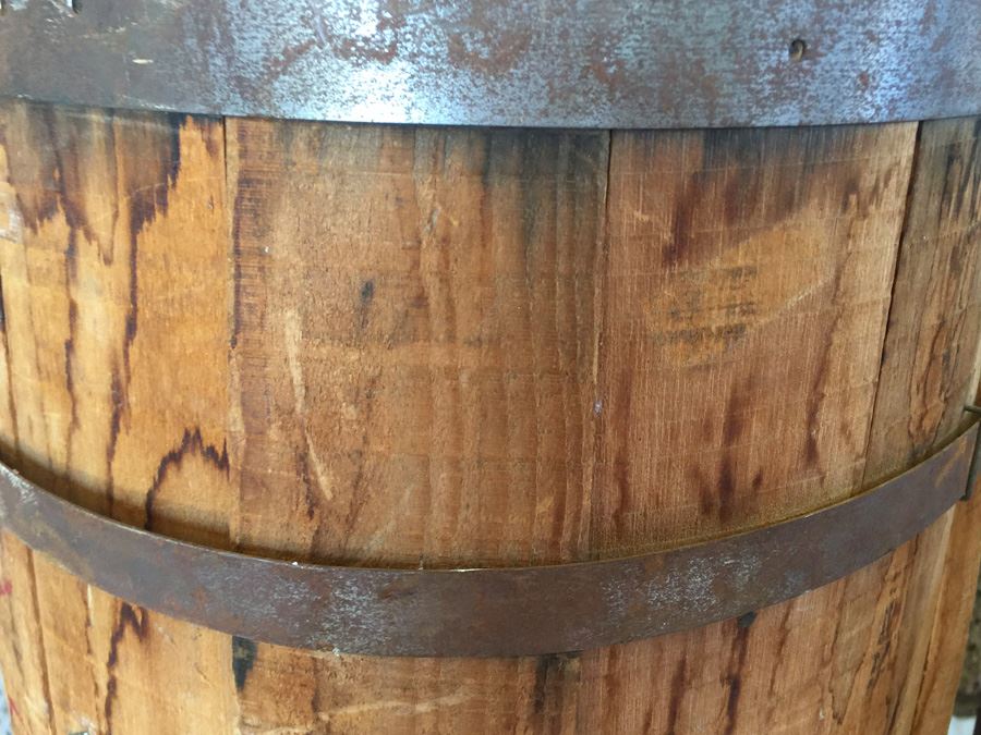 Pair Of Vintage Barrels [Photo 2]