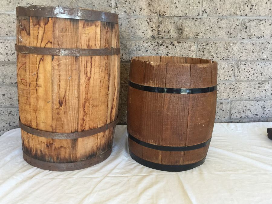 Pair Of Vintage Barrels [Photo 1]