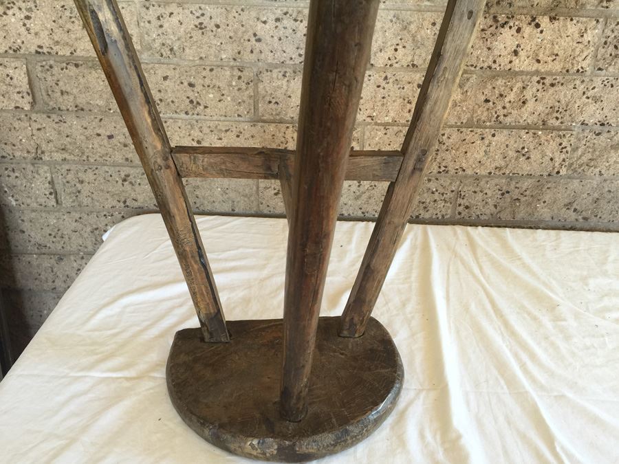 Three Legged Stool [Photo 5]