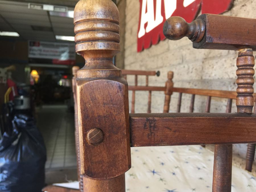 Vintage Rocking Crib With Mattress In Excellent Condition [Photo 6]