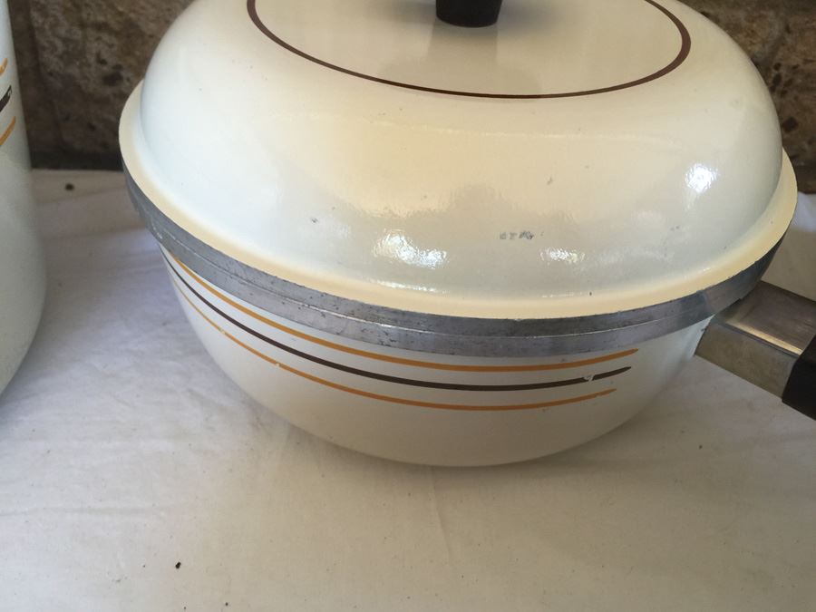 15-Piece Lot Of Pots And Pans Including Calphalon And Regal Ware [Photo 3]