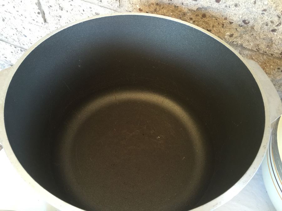 15-Piece Lot Of Pots And Pans Including Calphalon And Regal Ware [Photo 5]