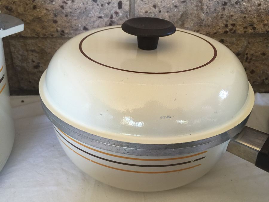 15-Piece Lot Of Pots And Pans Including Calphalon And Regal Ware [Photo 4]