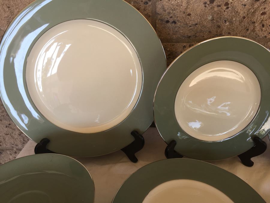 Flintridge China Made In California Platinum Pattern China Set [Photo 4]