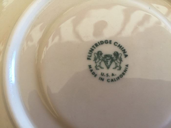 Flintridge China Made In California Platinum Pattern China Set [Photo 11]