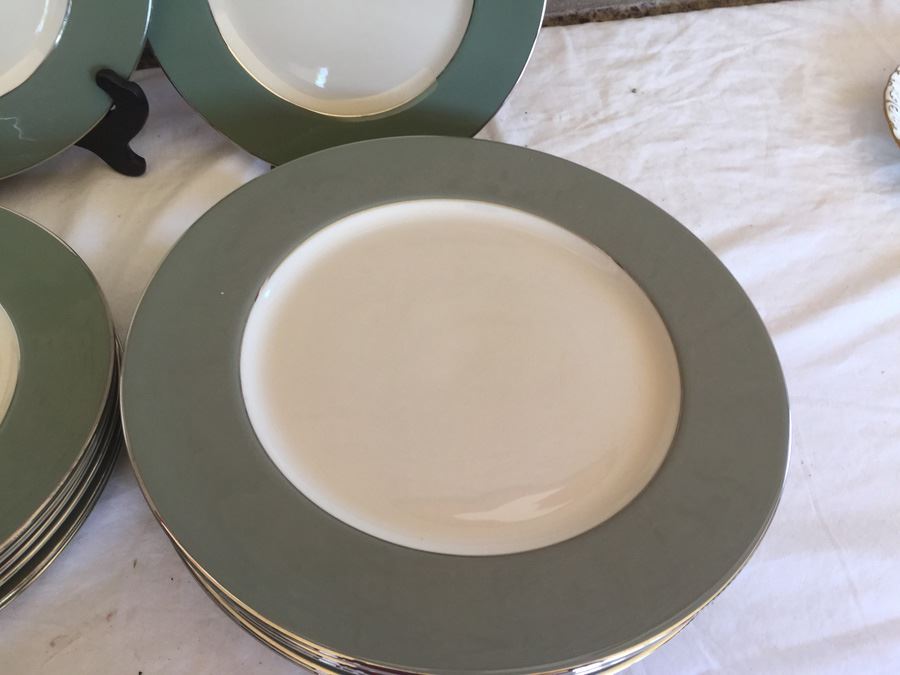Flintridge China Made In California Platinum Pattern China Set [Photo 6]
