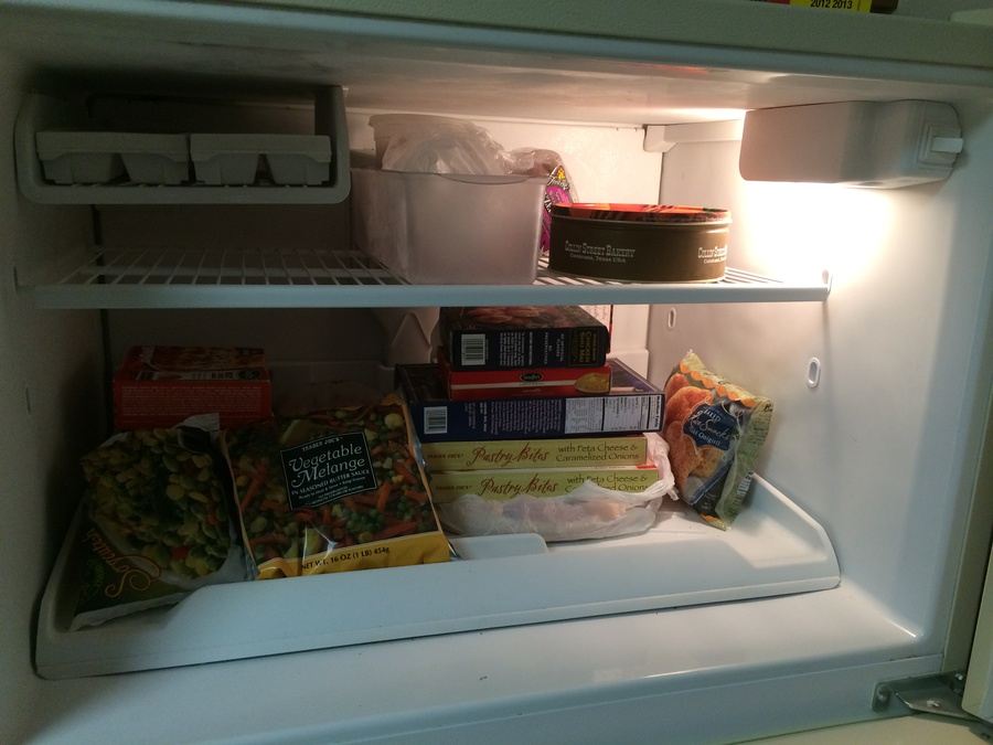 White Whirlpool Gold Top-Freezer Refrigerator [Photo 4]