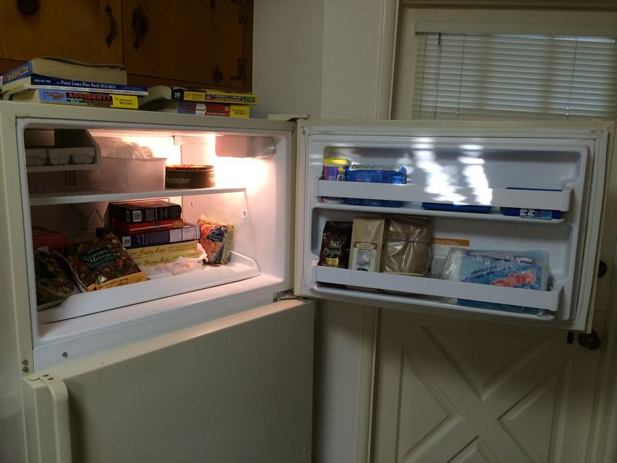 White Whirlpool Gold Top-Freezer Refrigerator [Photo 3]