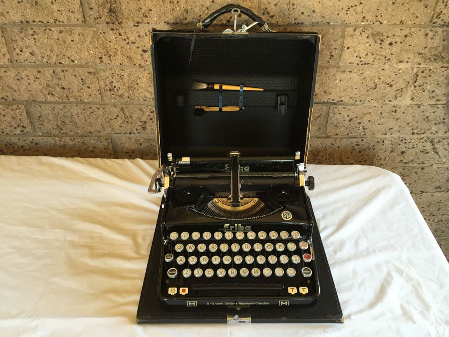 Vintage German Typewriter Erika Naumann Model M With Case And Owner's Manual Estimate $200+