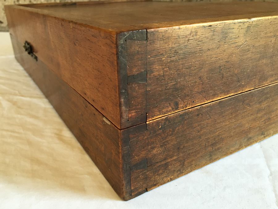 Primitive Hand Made Folk Art Wooden Backgammon Game With Inlaid Wood And Wooden Pieces In Folding Case [Photo 7]