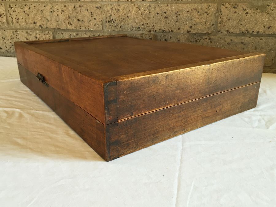 Primitive Hand Made Folk Art Wooden Backgammon Game With Inlaid Wood And Wooden Pieces In Folding Case [Photo 8]