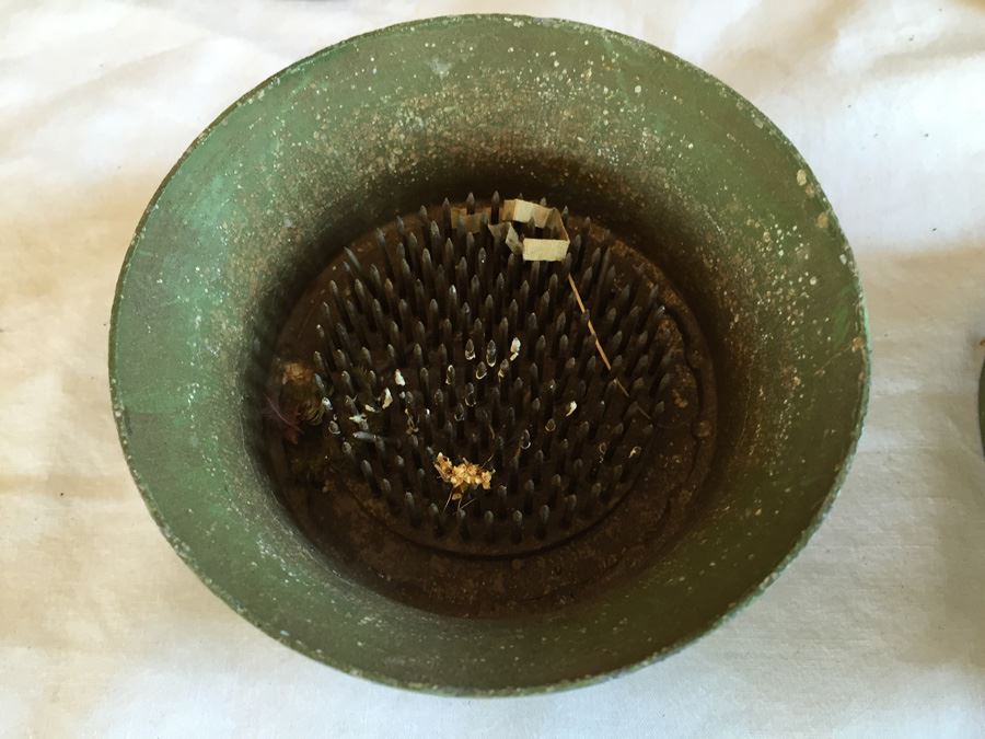 Frog And Pot Holder Garden Lot [Photo 2]