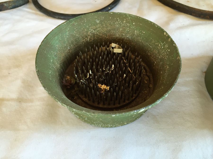 Frog And Pot Holder Garden Lot [Photo 4]