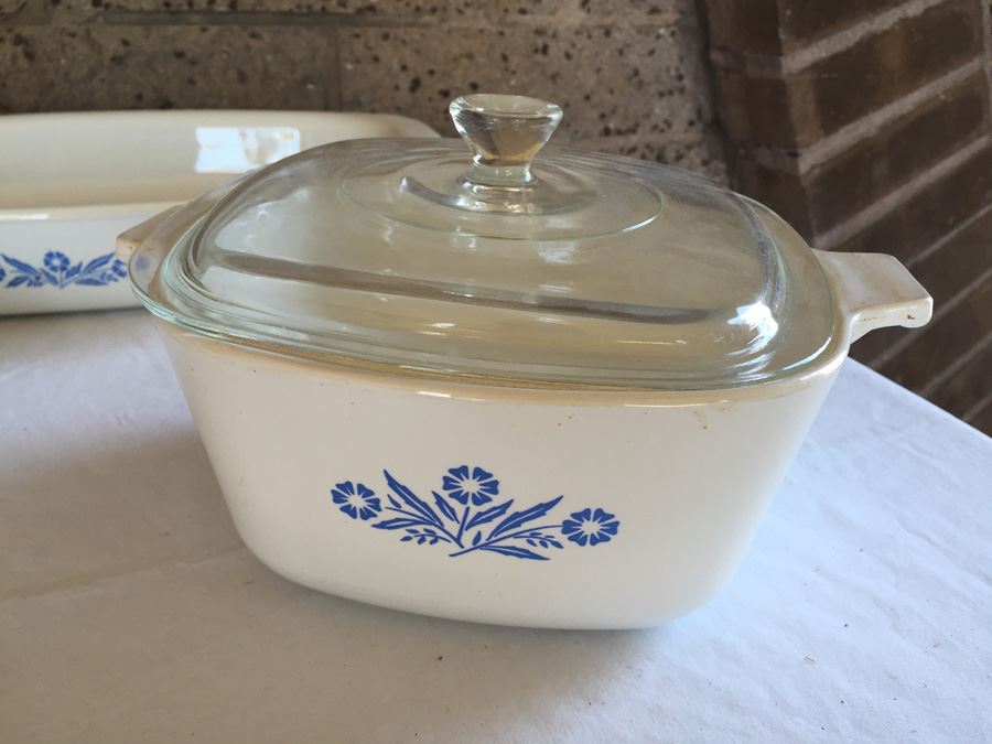 Corningware Lot Note That Two Pieces Have Chips [Photo 4]