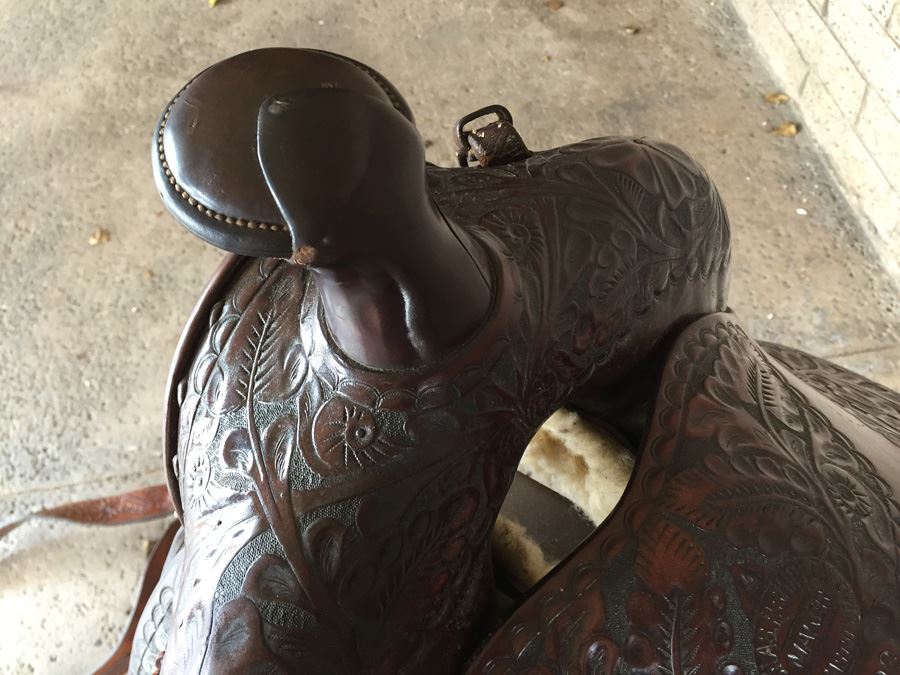 Chas. (Charles) P. Shipley Kansas City, MO Tooled Leather Saddle With Wooden Display Stand Estimate $500-$1,000 [Photo 8]