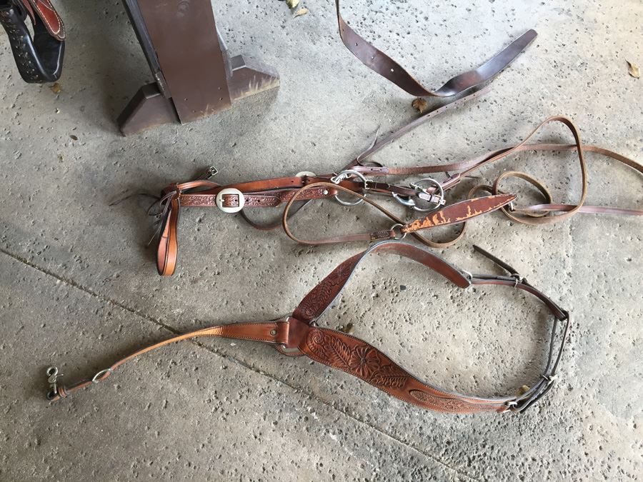Chas. (Charles) P. Shipley Kansas City, MO Tooled Leather Saddle With Wooden Display Stand Estimate $500-$1,000 [Photo 20]