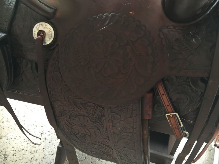 Chas. (Charles) P. Shipley Kansas City, MO Tooled Leather Saddle With Wooden Display Stand Estimate $500-$1,000 [Photo 17]