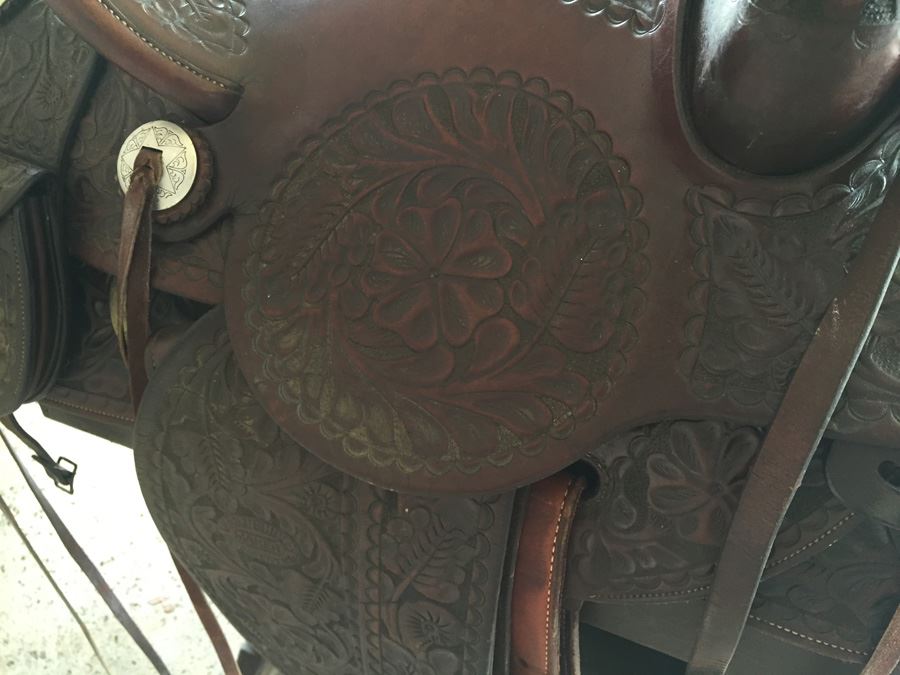 Chas. (Charles) P. Shipley Kansas City, MO Tooled Leather Saddle With Wooden Display Stand Estimate $500-$1,000 [Photo 17]