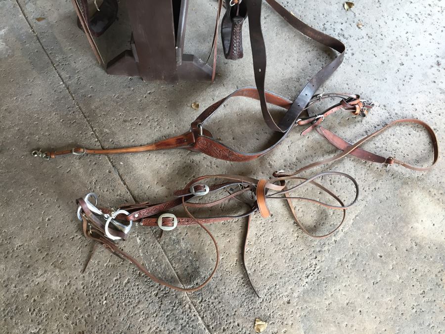Chas. (Charles) P. Shipley Kansas City, MO Tooled Leather Saddle With Wooden Display Stand Estimate $500-$1,000 [Photo 21]