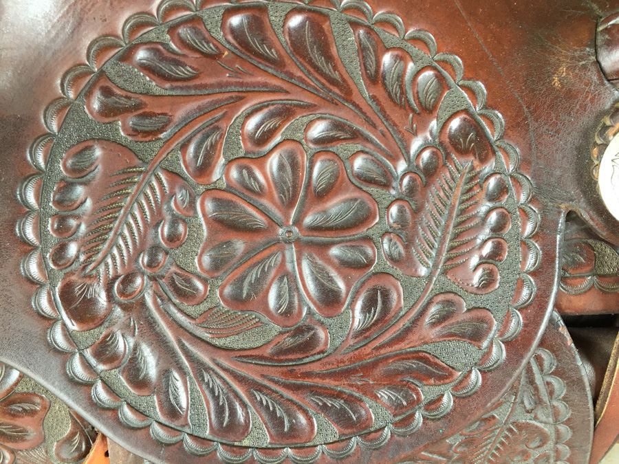 Chas. (Charles) P. Shipley Kansas City, MO Tooled Leather Saddle With Wooden Display Stand Estimate $500-$1,000 [Photo 5]