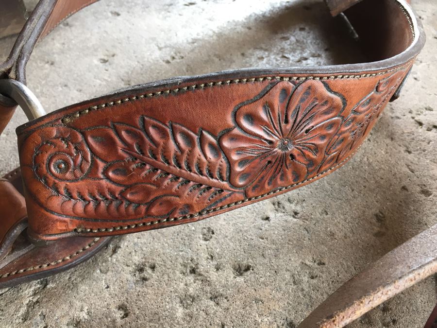 Chas. (Charles) P. Shipley Kansas City, MO Tooled Leather Saddle With Wooden Display Stand Estimate $500-$1,000 [Photo 20]