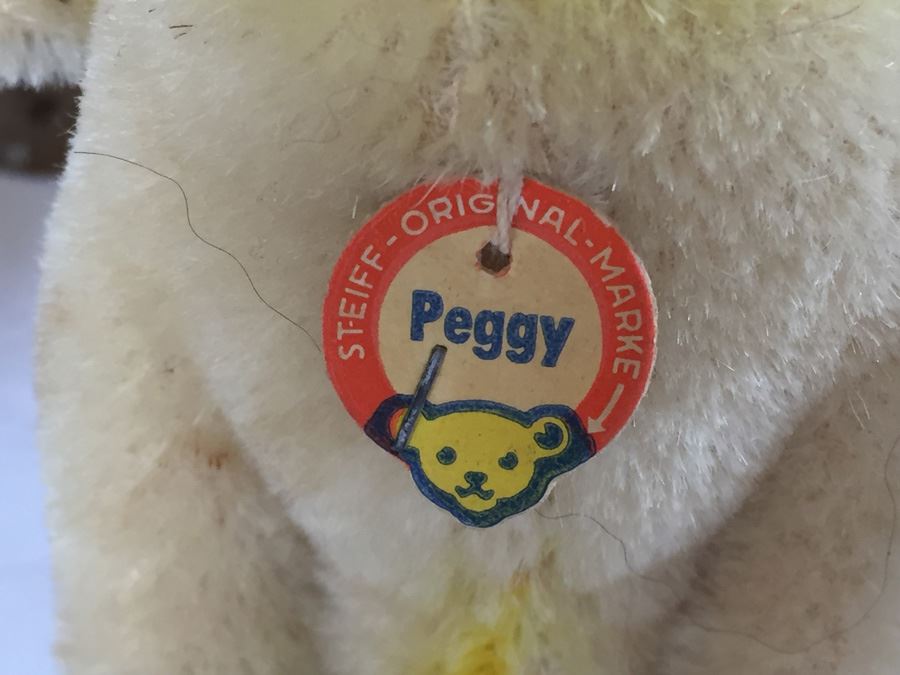 Vintage Steiff Animals Lamby And Peggy With Original Tags Estimate $200-$250 [Photo 4]