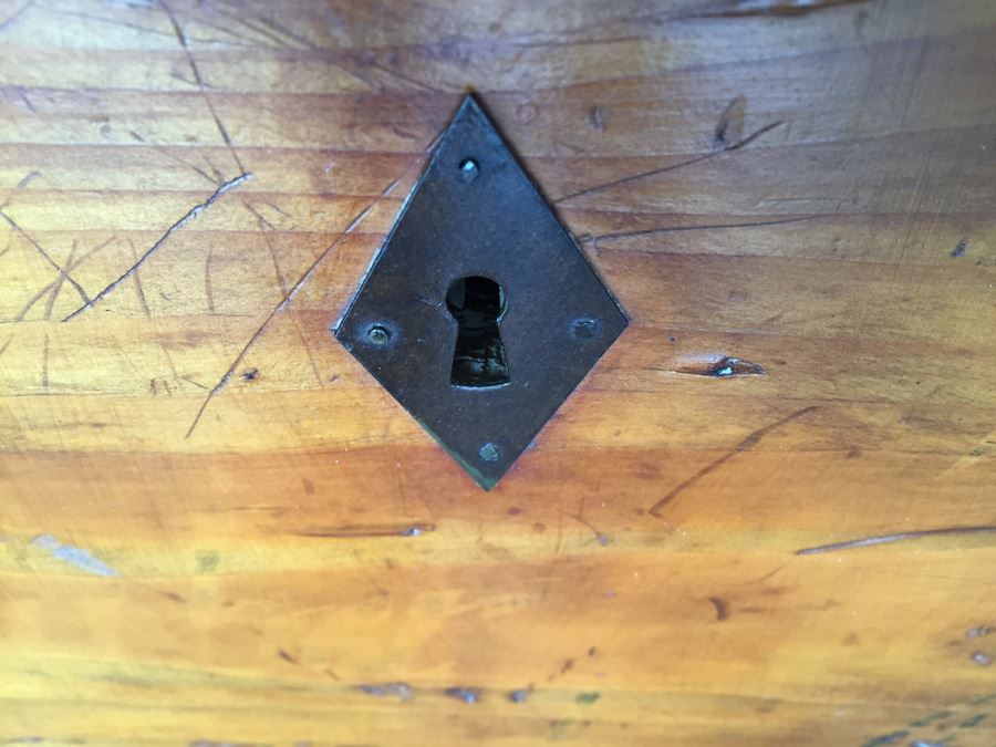 Early American Pine Blanket Chest With Original Hardware And Strapping [Photo 20]