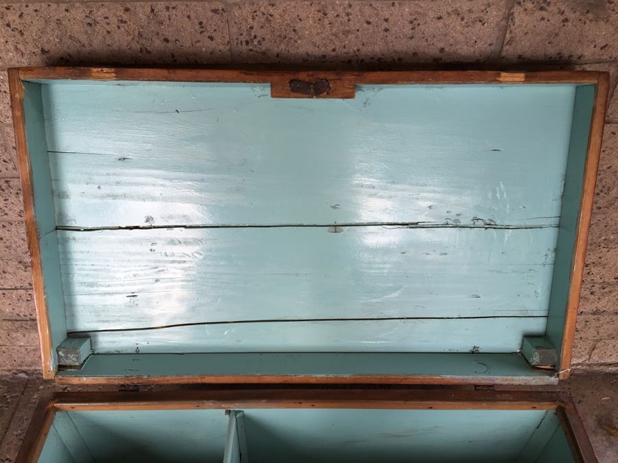 Early American Pine Blanket Chest With Original Hardware And Strapping [Photo 15]