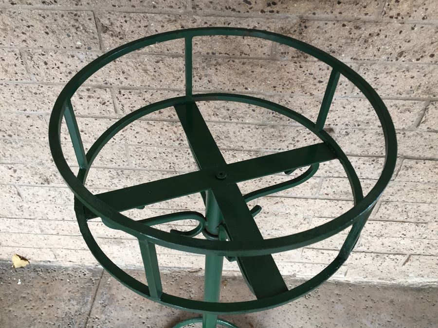Green Wrought Iron Stand Great For Fern Stand In Garden [Photo 8]