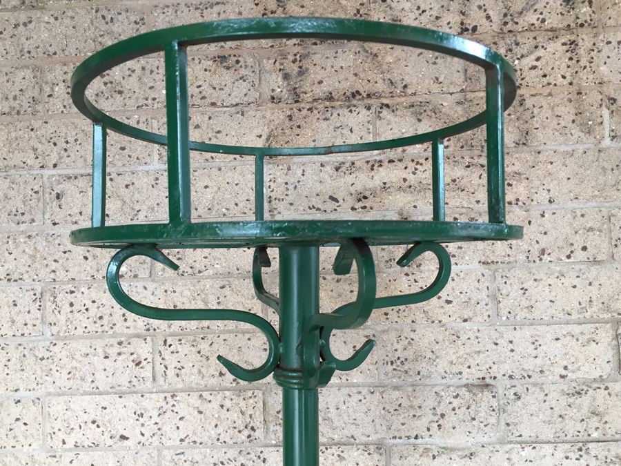 Green Wrought Iron Stand Great For Fern Stand In Garden [Photo 7]