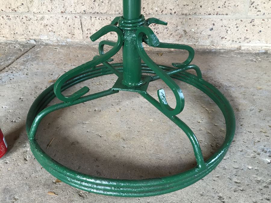 Green Wrought Iron Stand Great For Fern Stand In Garden [Photo 5]