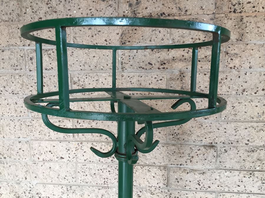 Green Wrought Iron Stand Great For Fern Stand In Garden [Photo 2]