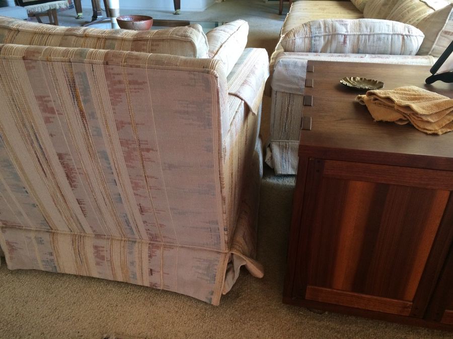 Dunbar Loveseat [Photo 4]