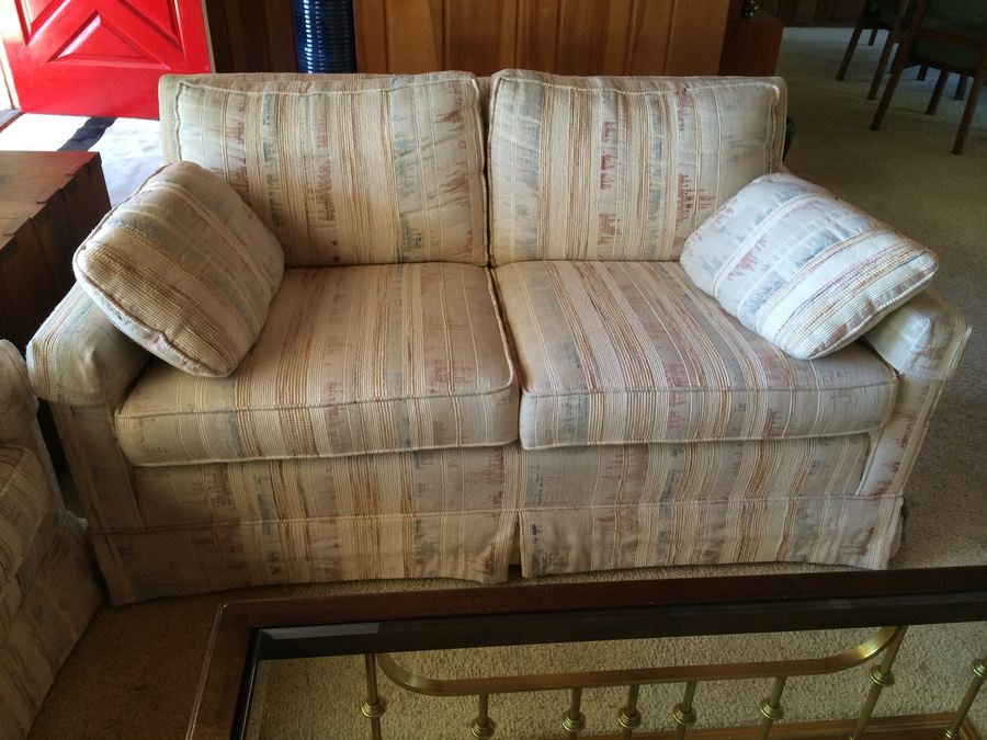 Dunbar Loveseat [Photo 6]