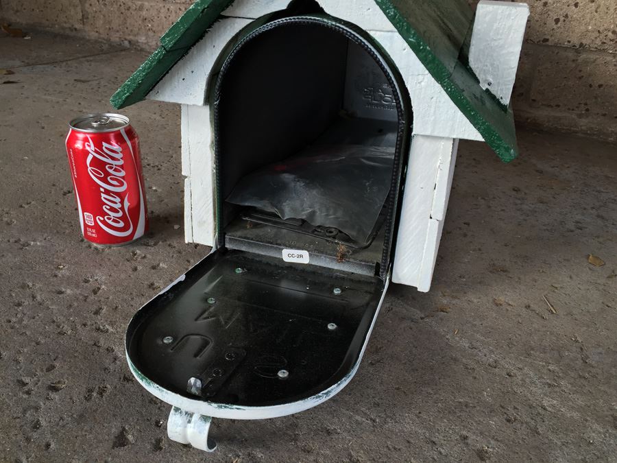 Custom Wooden Mailbox [Photo 3]