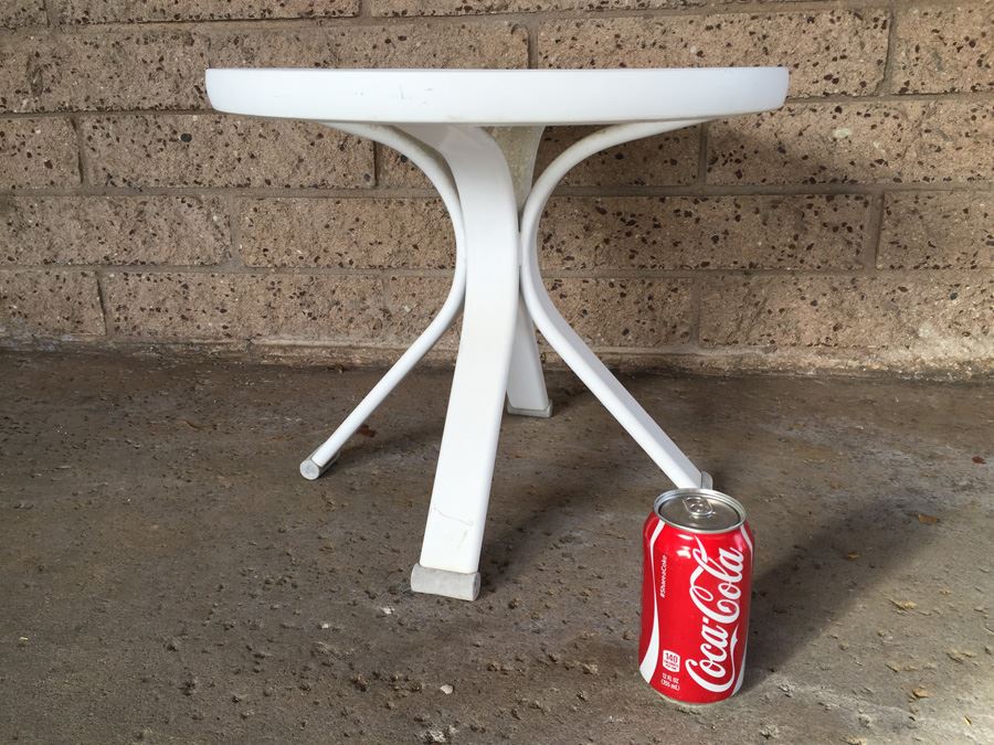 White Brown Jordan Side Table Patio Furniture [Photo 1]