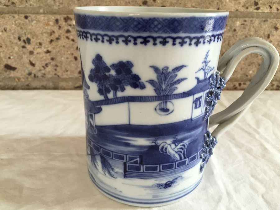 Detailed Antique Chinese Blue And White Cylindrical Mug 5 Inches High c. 1800 [Photo 9]
