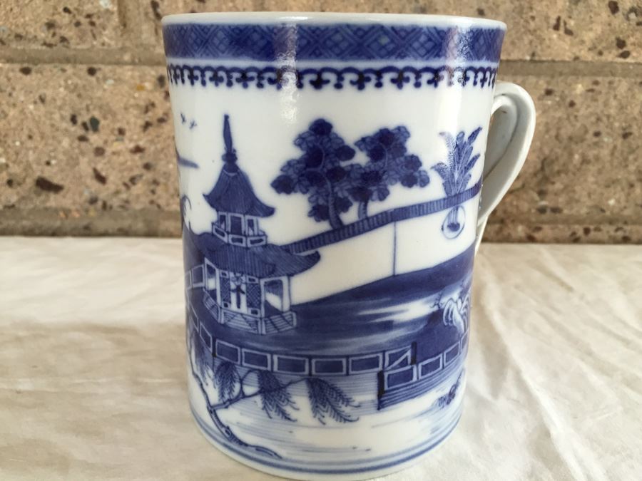 Detailed Antique Chinese Blue And White Cylindrical Mug 5 Inches High c. 1800 [Photo 5]