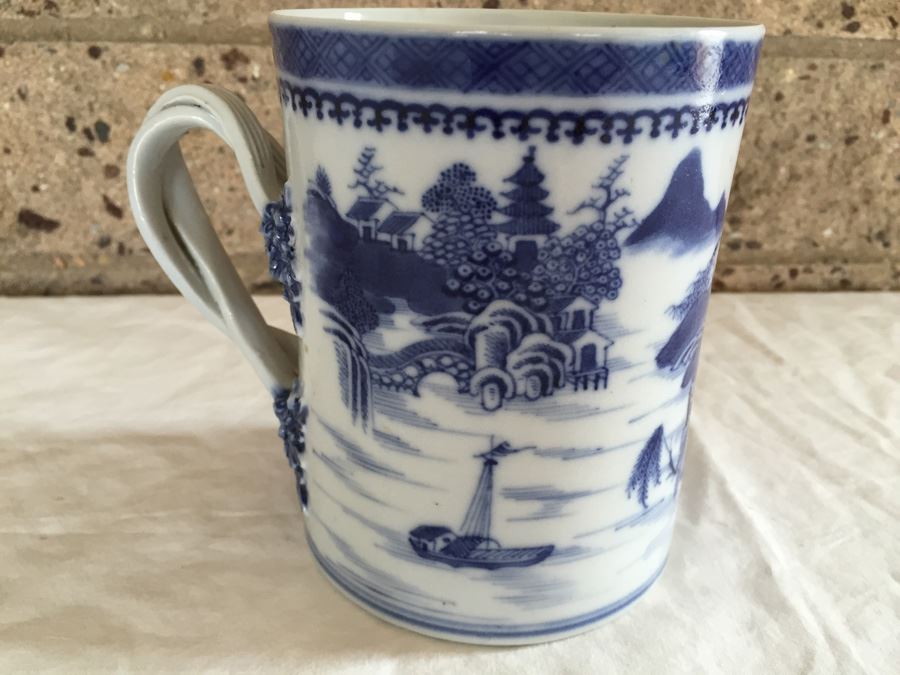 Detailed Antique Chinese Blue And White Cylindrical Mug 5 Inches High c. 1800 [Photo 8]