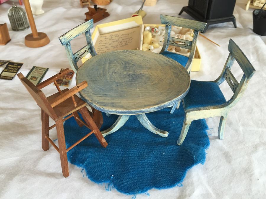 Huge Collection Of Miniature Doll House Furniture Over 100 Pieces [Photo 4]