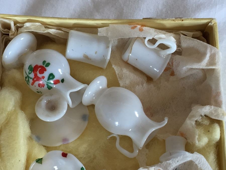 Huge Collection Of Miniature Doll House Furniture Over 100 Pieces [Photo 59]