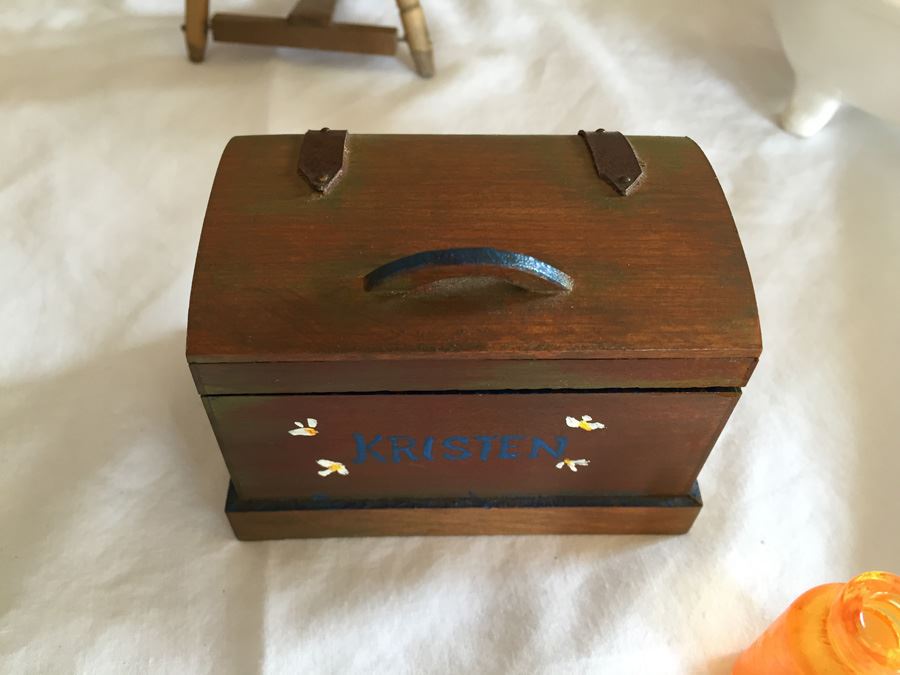 Huge Collection Of Miniature Doll House Furniture Over 100 Pieces [Photo 16]