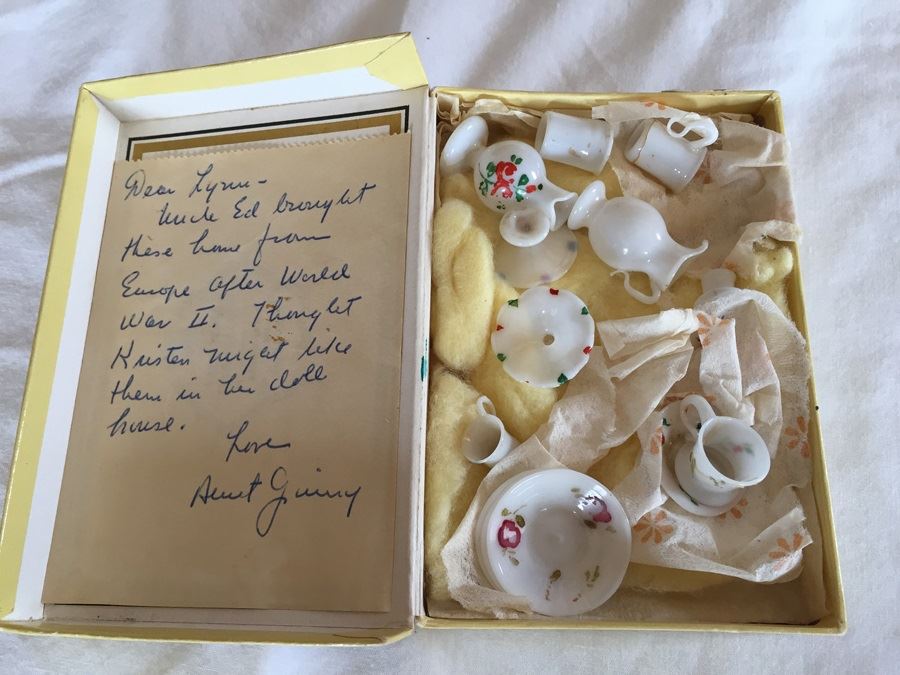 Huge Collection Of Miniature Doll House Furniture Over 100 Pieces [Photo 58]