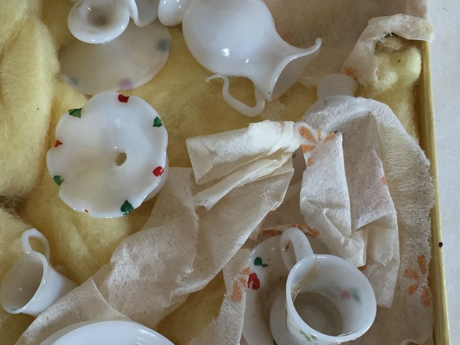 Huge Collection Of Miniature Doll House Furniture Over 100 Pieces [Photo 60]